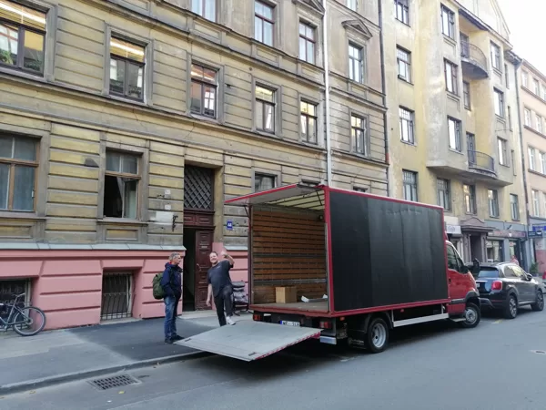 Personīgo mantu pārvešana no Valmieras uz Rīgu